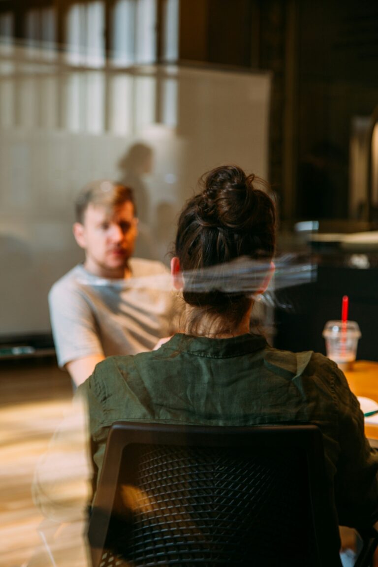 The CEO-Approved Way to Stop Miscommunication in Your Marriage 4 charlesdeluvio rRWiVQzLm7k unsplash